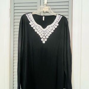 Black Long-Sleeve V-Neck Top with White Lace Trim